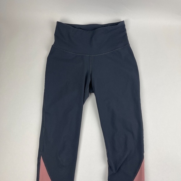 Old Navy Active Elevate Leggings Womens Small Gray Pink Mesh Ankle - Picture 3 of 9